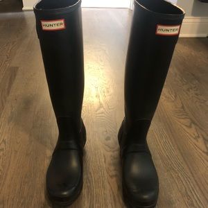 Hunter Women’s Original Tall Rain Boots in Black
